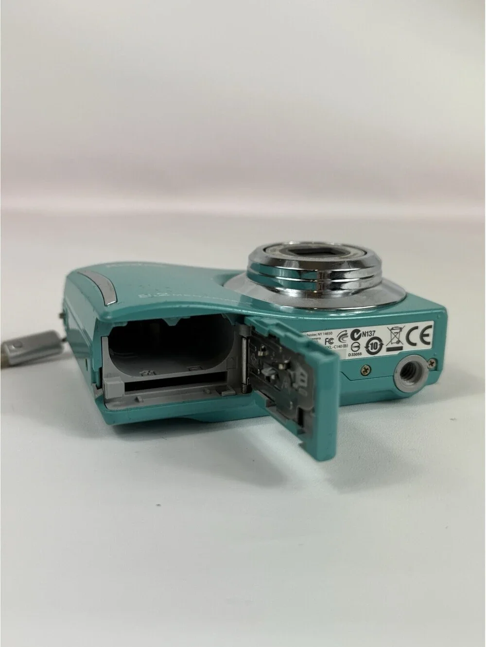 Kodak EasyShare C140 8.2MP Digital Camera - Teal Blue Aqua For Parts
